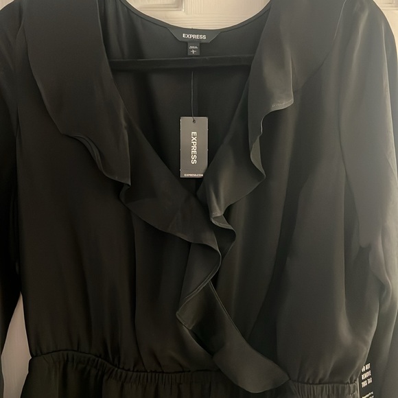 Express dress with hook eye closure - Picture 2 of 5